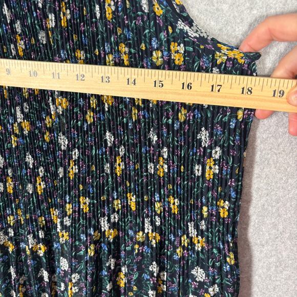 Halogen Top XS Navy Floral Flowy Crinkle Blouse Feminine Cottage Boho‎ Resort - Picture 8 of 11